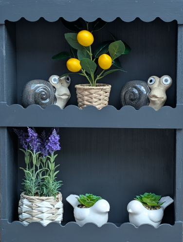 Prijslabel aan een handgemaakt houten product